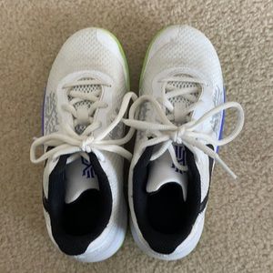 Kyrie Flytrap II basketball shoes, size 2Y, in good shape, no box